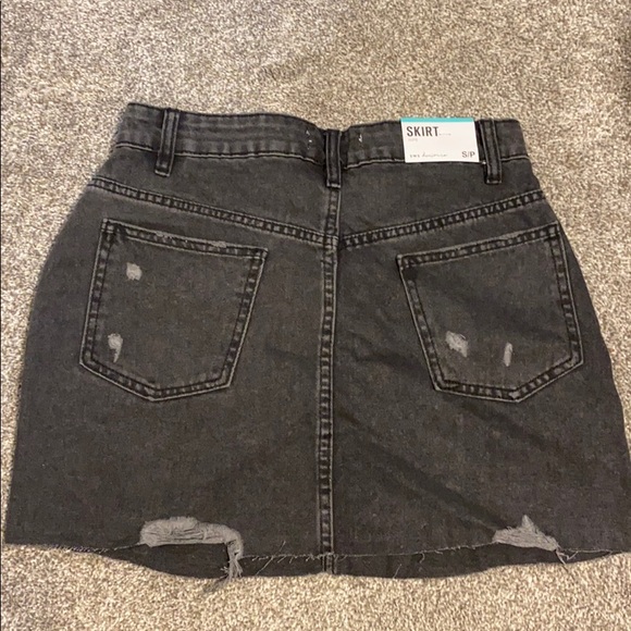 Denim mini skirt - Picture 2 of 2